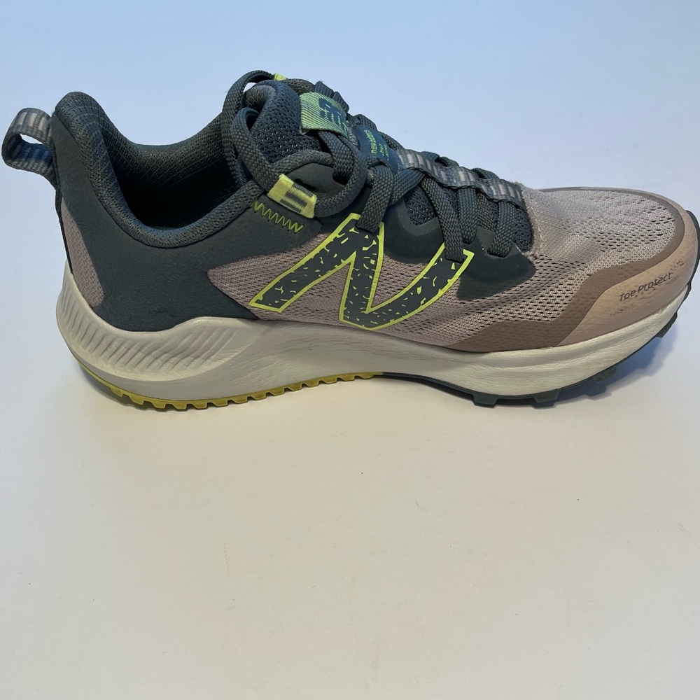 New Balance Women’s 6 Shoes Comfort Nitrel Trail Running Grey Pink Athletic - Picture 4 of 12